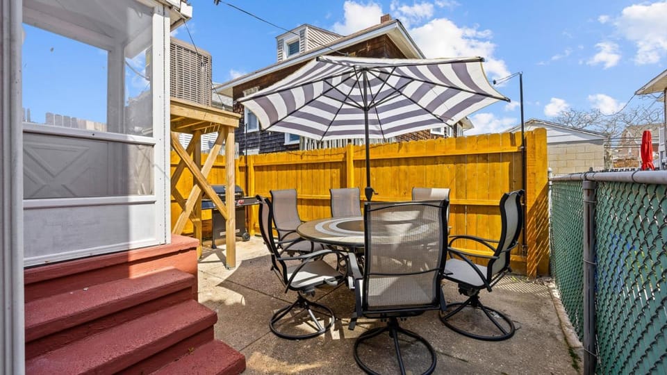 3br Newly Renovated Beach House Sleeps 10 Apartment in Ventnor City