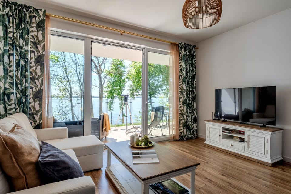 TV and multimedia, Balcony/Terrace, Living room