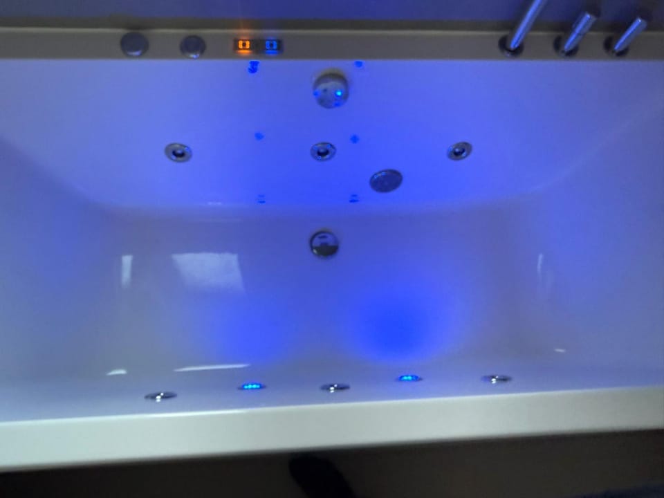 Hot Tub, Bathroom, Bath