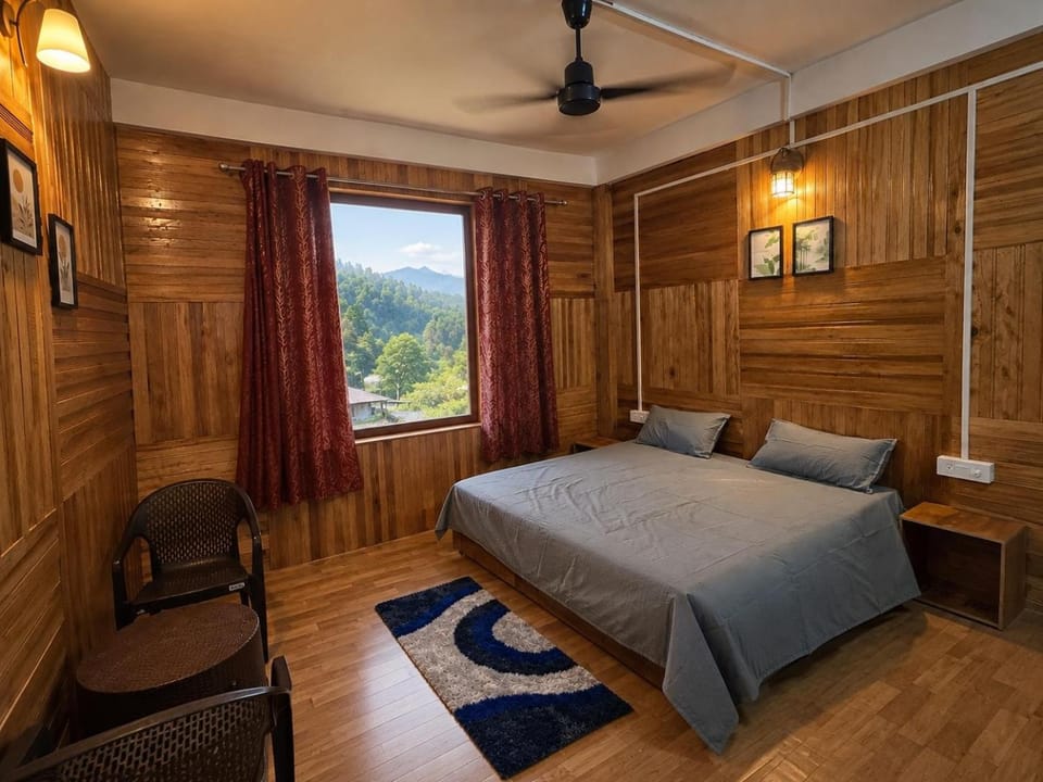 Bed, Seating area, Bedroom
