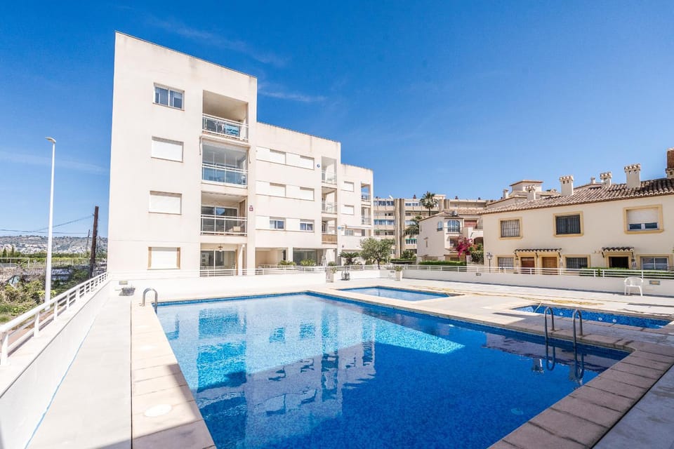Beautiful Apartment, 350m from the Arenal beach, sleeps 6, private covered parking, 2 outdoor terraces Apartment in Xàbia