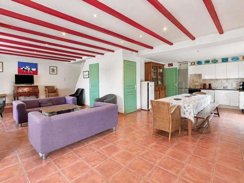 TV and multimedia, Living room, Seating area, Dining area, oven, pet friendly