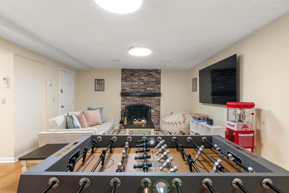 Game Room Central AC Dog Friendly House in East Orleans