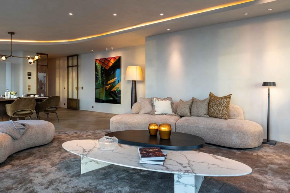 Living room, Seating area