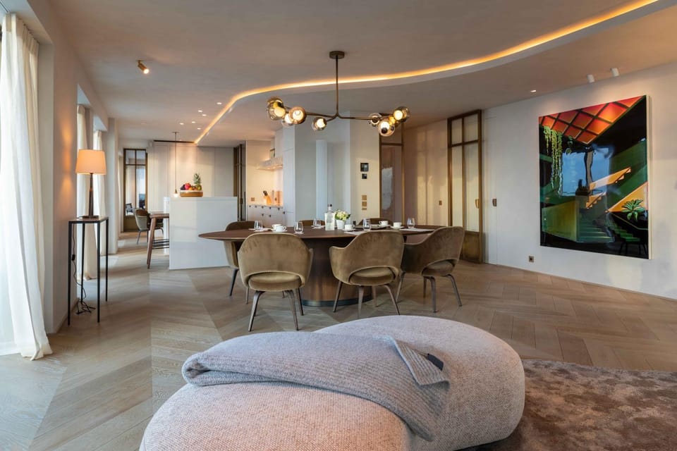 Living room, Seating area, Dining area