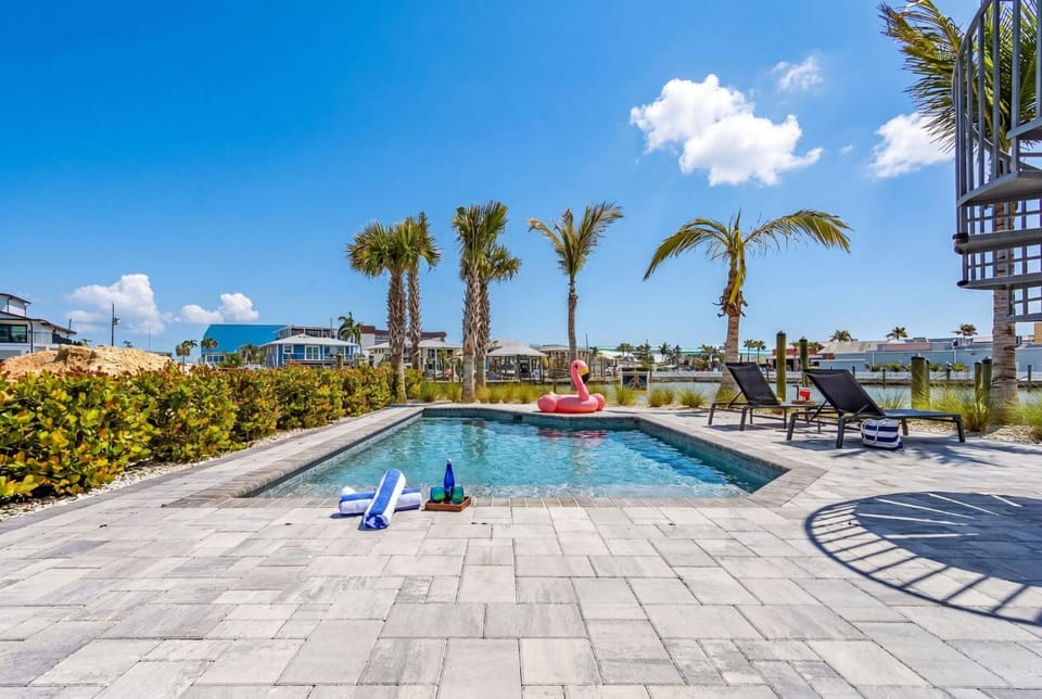 Dual Villas, Lagoon Views, Pools & Beach Steps for Group Fun - Casa Lagoon - Roelens House in Estero Island