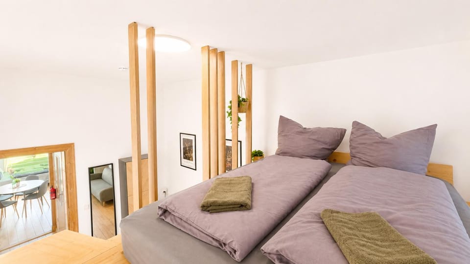 Bed, bunk bed