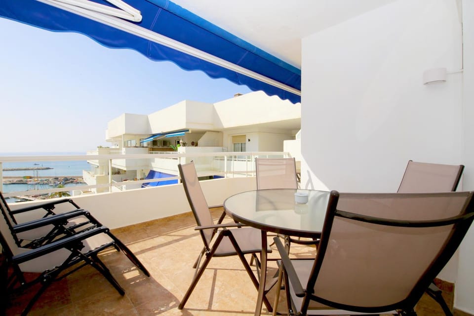 Balcony/Terrace, Balcony/Terrace, Seating area, Dining area, Pool view, Sea view