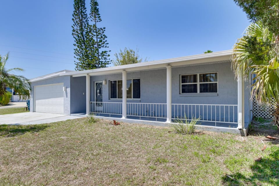 Dockside Hernando Beach Retreat w/ Canal Access House in Hernando Beach