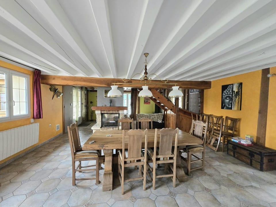 Living room, Seating area, Dining area