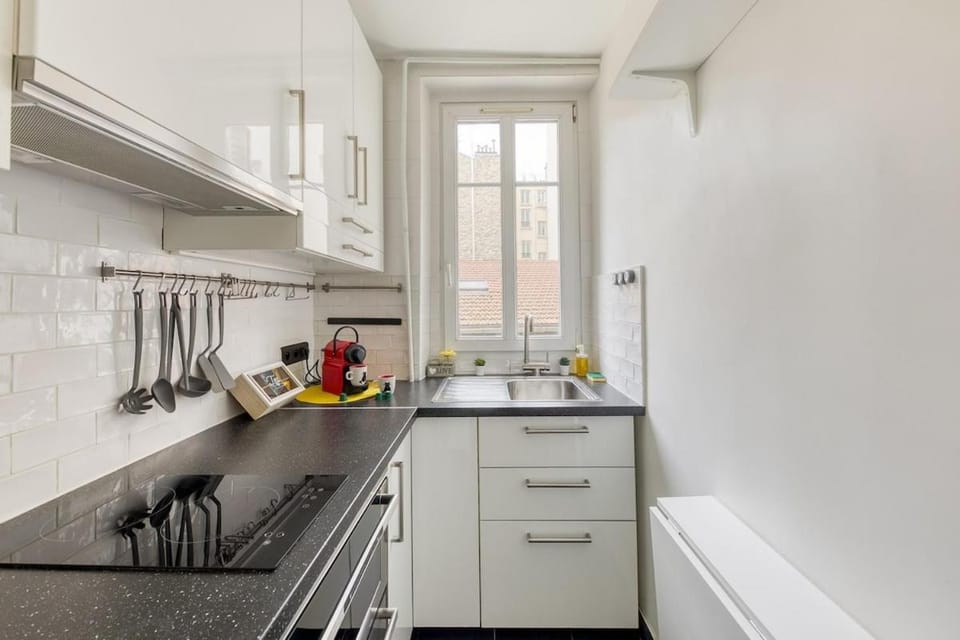 Central and cozy 2 min from Paris Apartment in Clichy