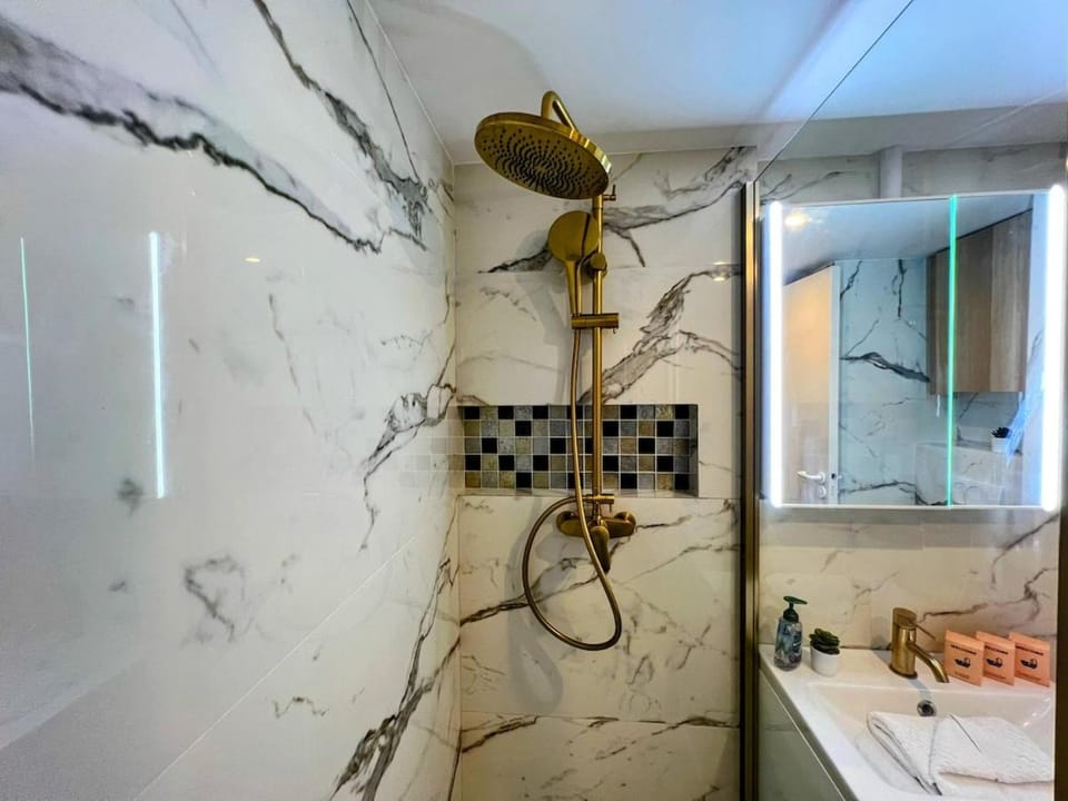 Shower, Bathroom