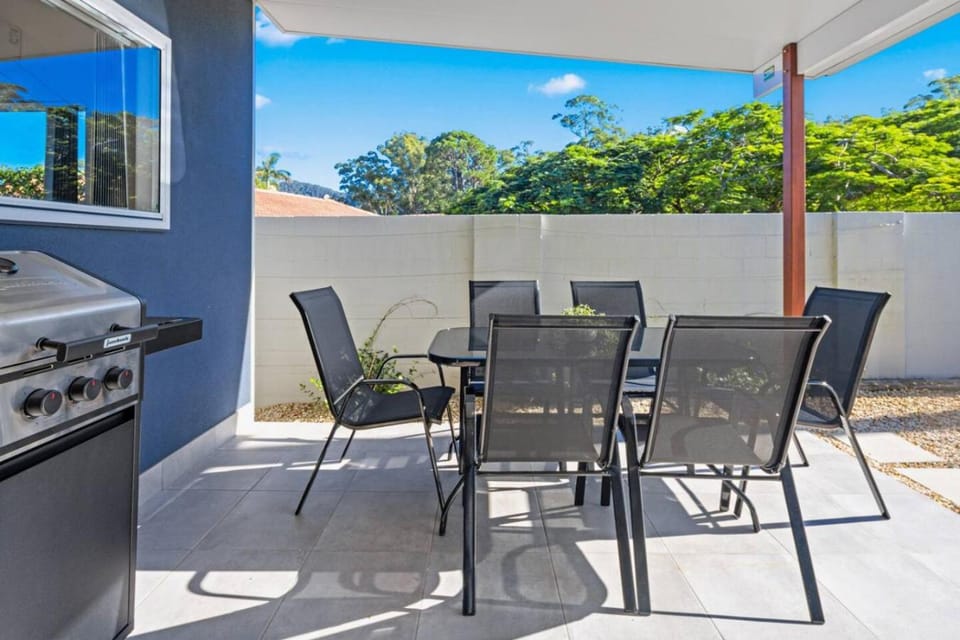 Patio, BBQ facilities, View (from property/room), Balcony/Terrace, Dining area, Evening entertainment