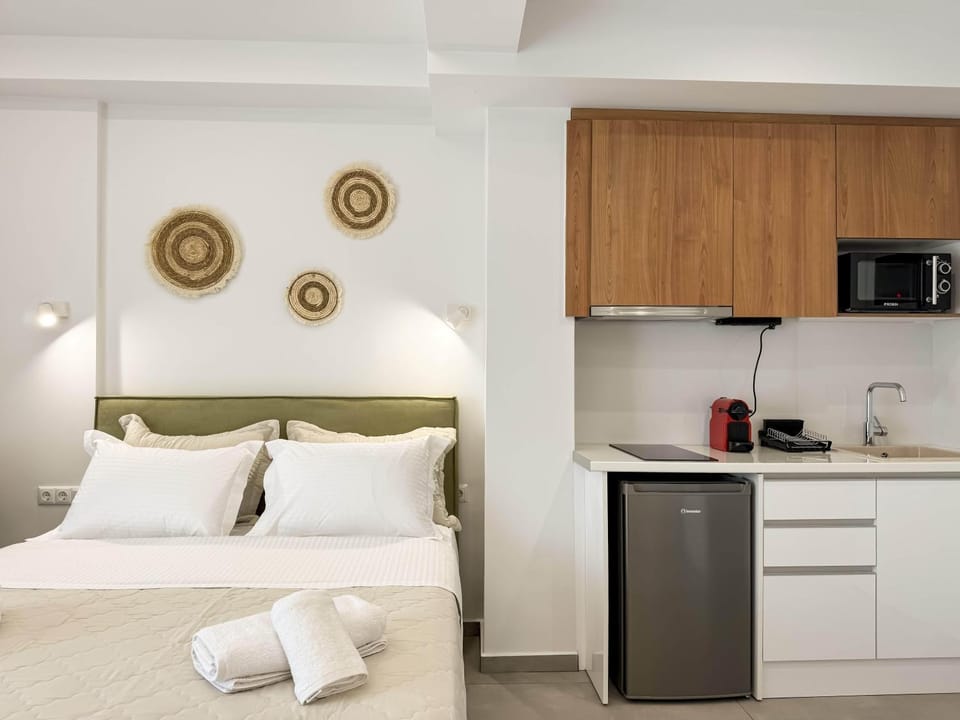 Bed, Kitchen or kitchenette, Photo of the whole room