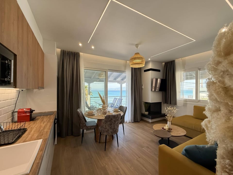 TV and multimedia, Kitchen or kitchenette, Living room, Dining area, fireplace