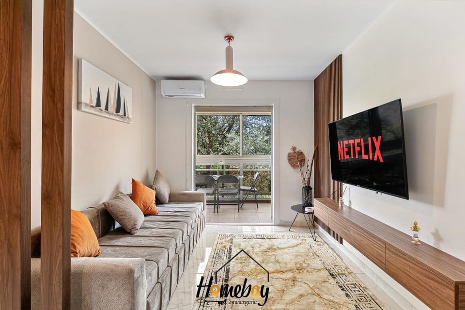 Communal lounge/ TV room, TV and multimedia, Living room, Evening entertainment