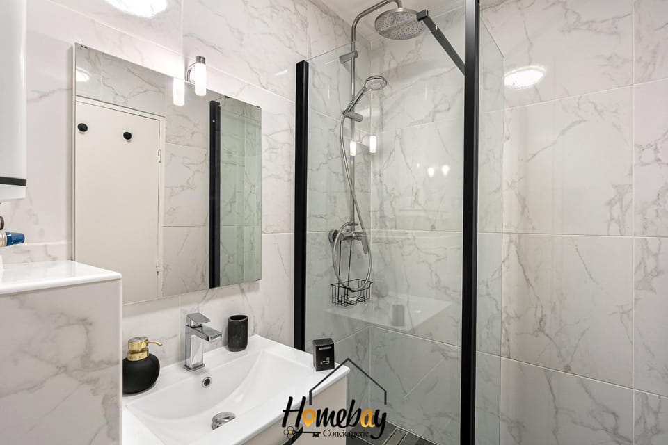 Shower, Bathroom, heating, towels
