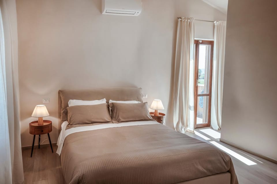 Bed, Photo of the whole room, Bedroom, heating, internet, air conditioner
