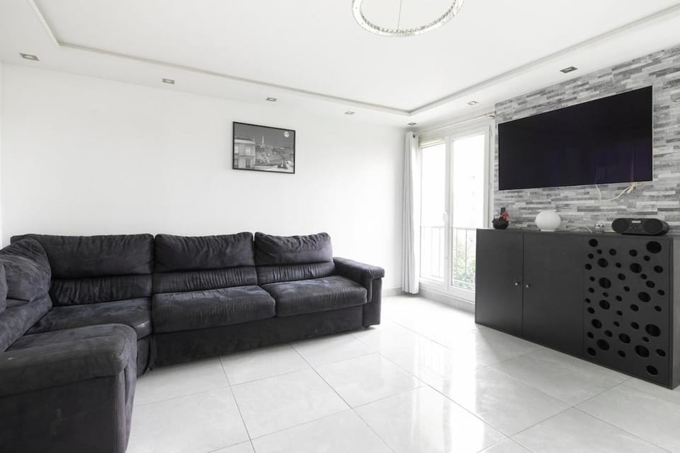Paris 3P rénové, pied du métro, central Apartment in Charenton-le-Pont