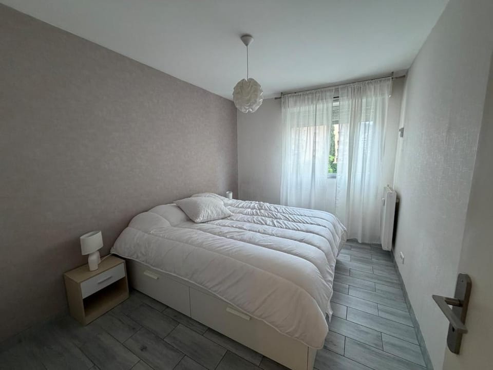 1 BR Flat - Terrace & AC Apartment in Nice