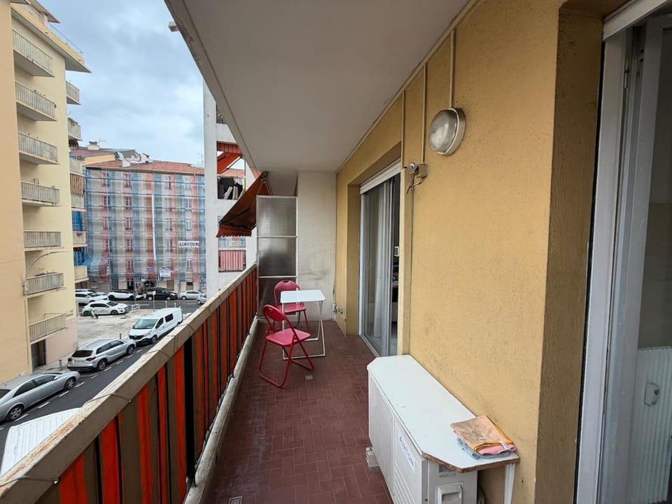 1 BR Flat - Terrace & AC Apartment in Nice