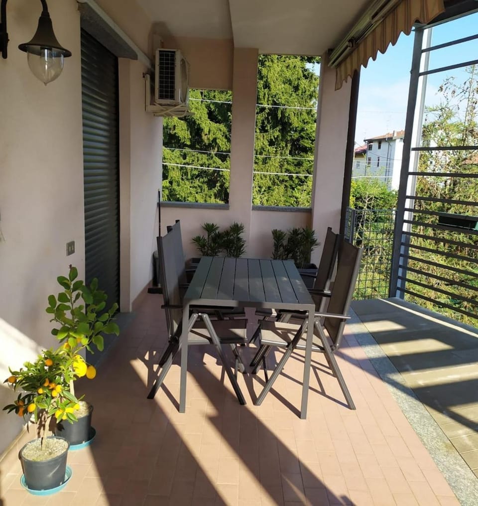 Balcony/Terrace, Dining area, Garden view