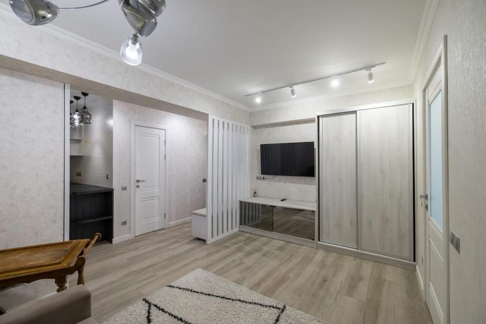Urban Comfort - Central Apartment with terrace Apartment in Chișinău