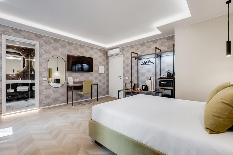 Glam44 Private Suites by Premium Suites Collection Bed and Breakfast in Rome