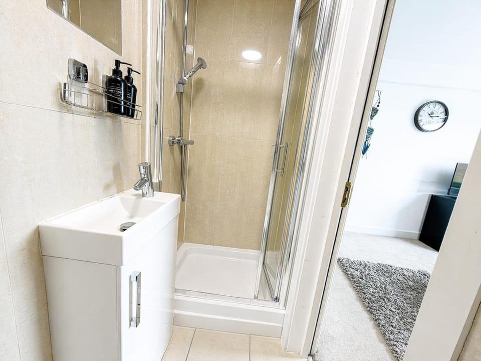 Cozy 2 bed flat by seafront Apartment in Southend-on-Sea