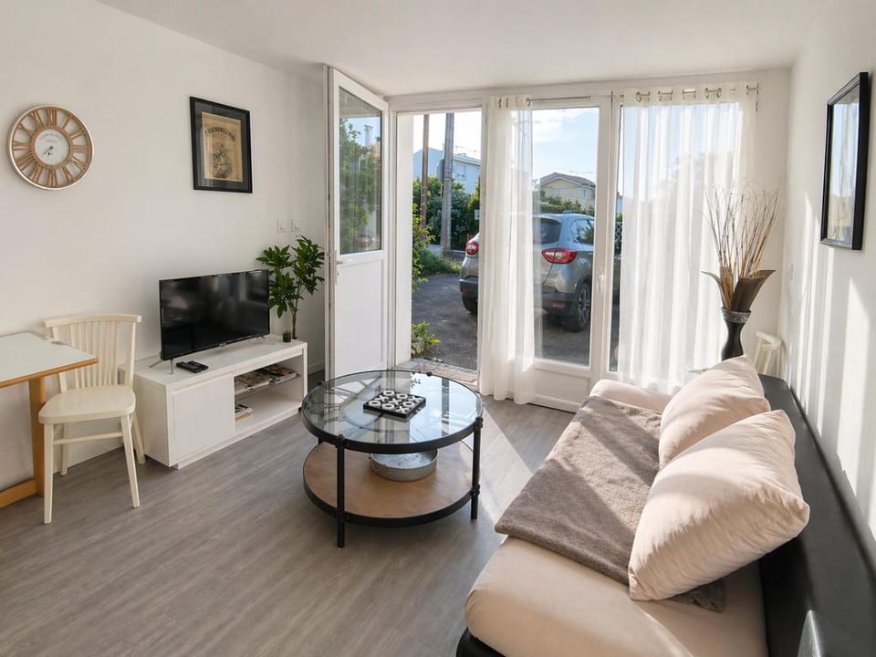 Rez de maison, calme, avec jardin proche centre ville Agen Apartment in Nouvelle-Aquitaine