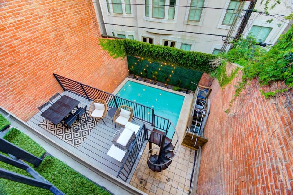 Kirby Poolhouse - Game Room - Garage - Elevator House in Harris County