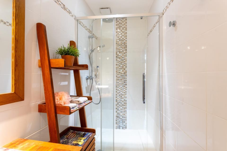 Bathroom, Living room