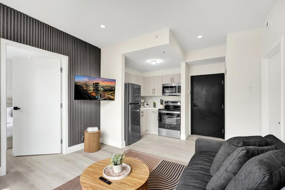 Chic 1BR Retreat Steps to Ocean Prime SoBe Location 208 Apartment in Flamingo Lummus