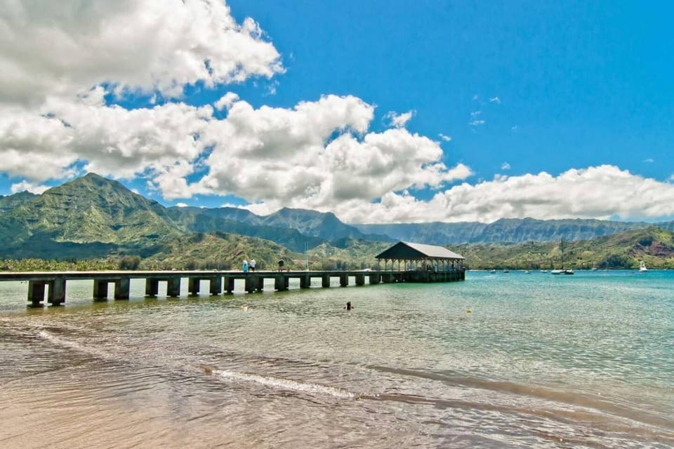 5 bed house walk to shops beach and restaurants House in Hanalei