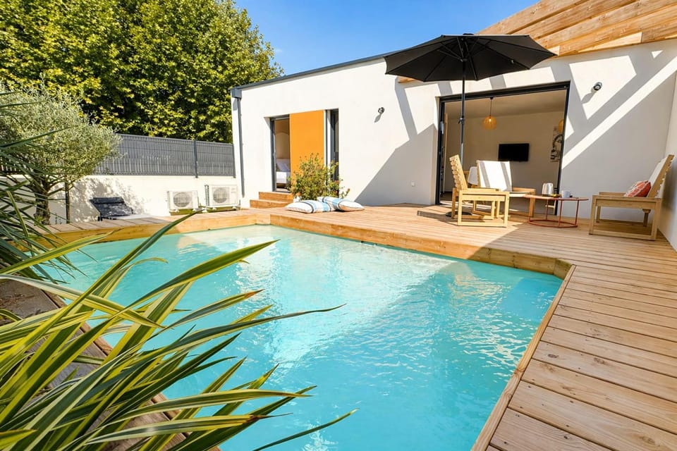 Patio, Pool view, Swimming pool