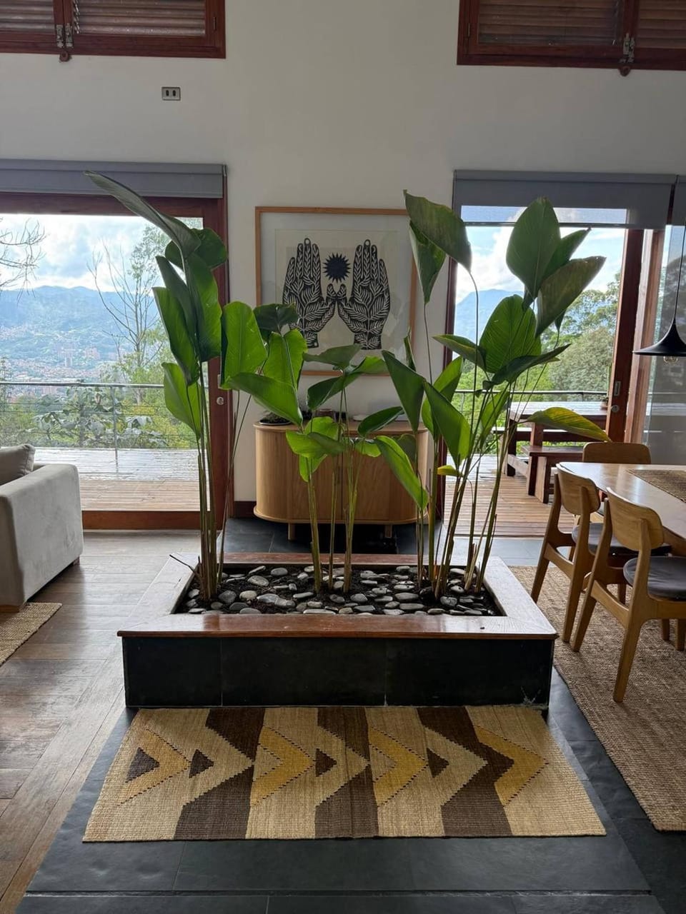 Stylish, bioclimatic family house House in Envigado