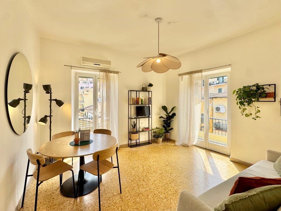 Living room, Dining area, air conditioner