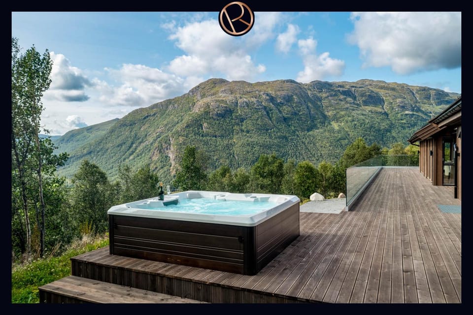 Hot Tub, Mountain view