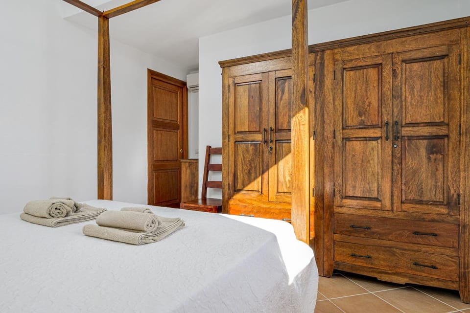 Living room, Bedroom