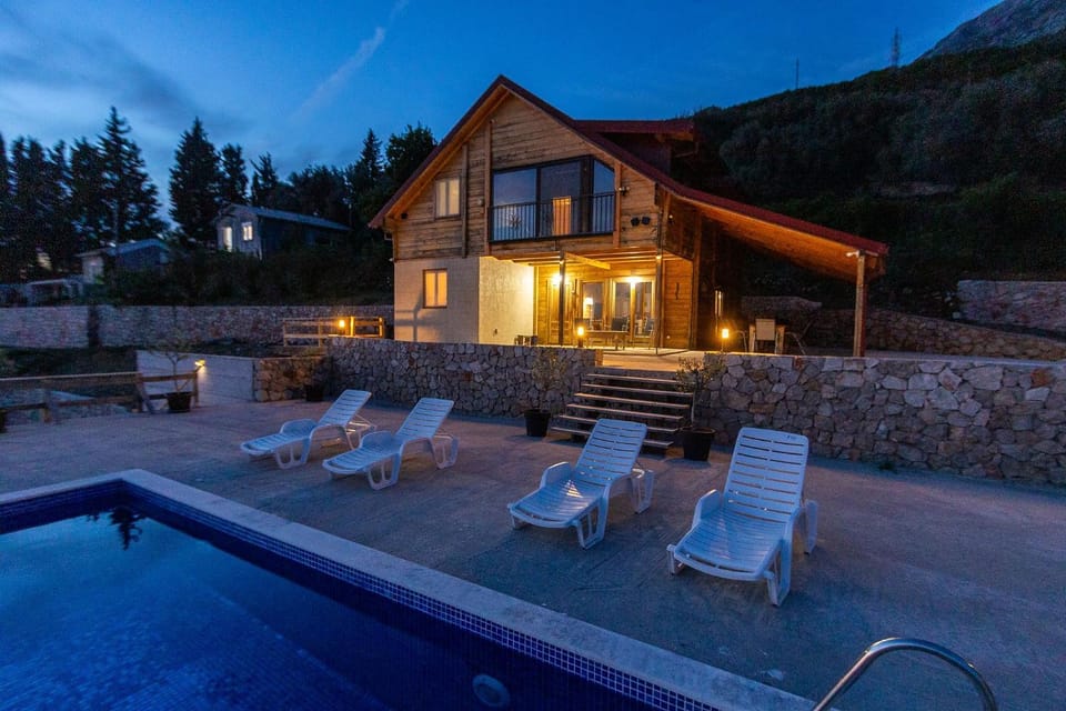 Property building, Swimming pool
