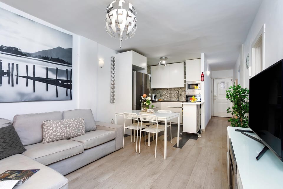 TV and multimedia, Kitchen or kitchenette, Living room, Dining area