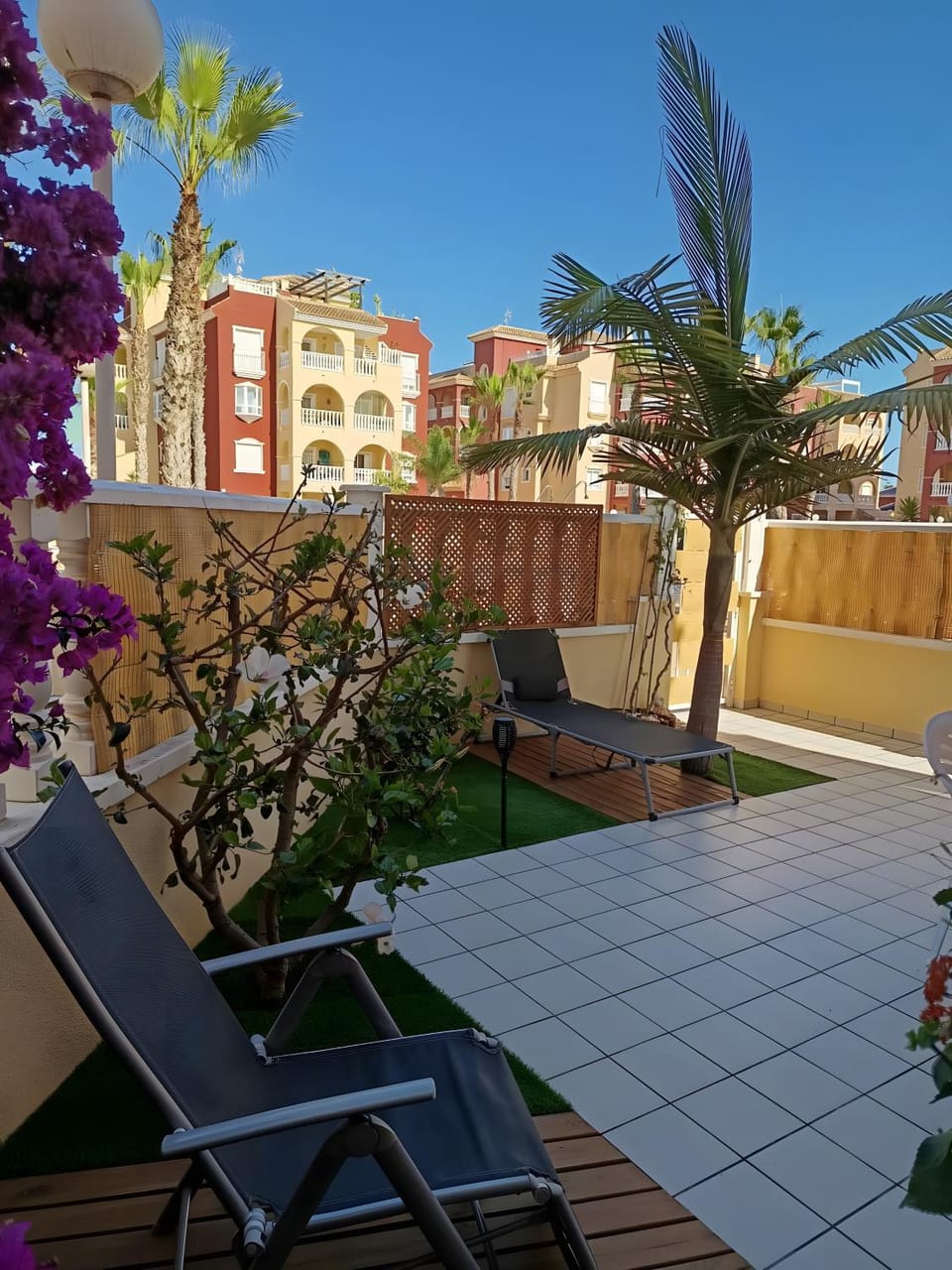 Property building, Balcony/Terrace, Living room