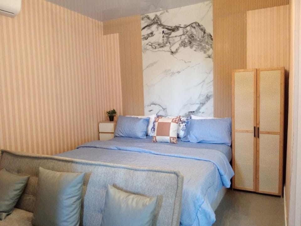 Bedroom, wardrobe