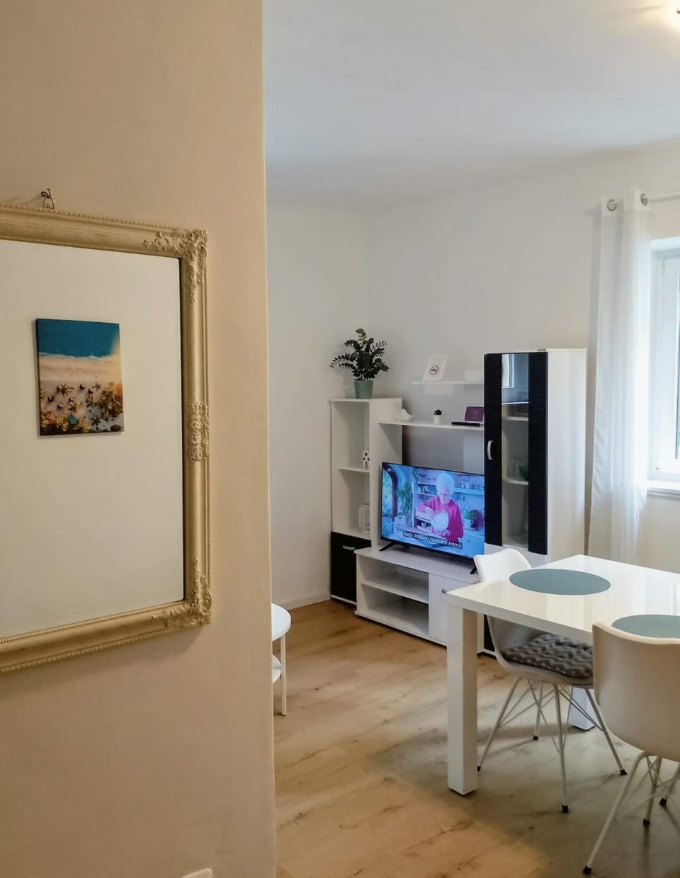 TV and multimedia, Dining area