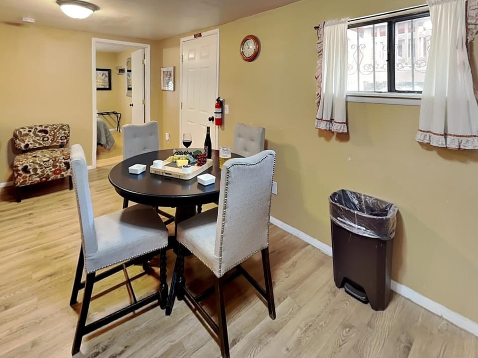 Seating area, Dining area, furniture