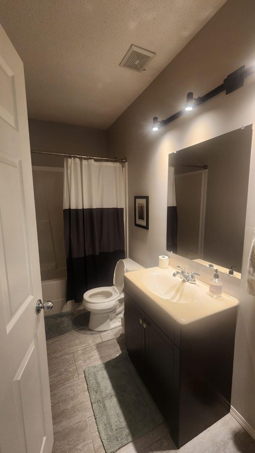 Edmonton Golden Horizon Homes 4BR 2BA Sleeps 10 House in Edmonton
