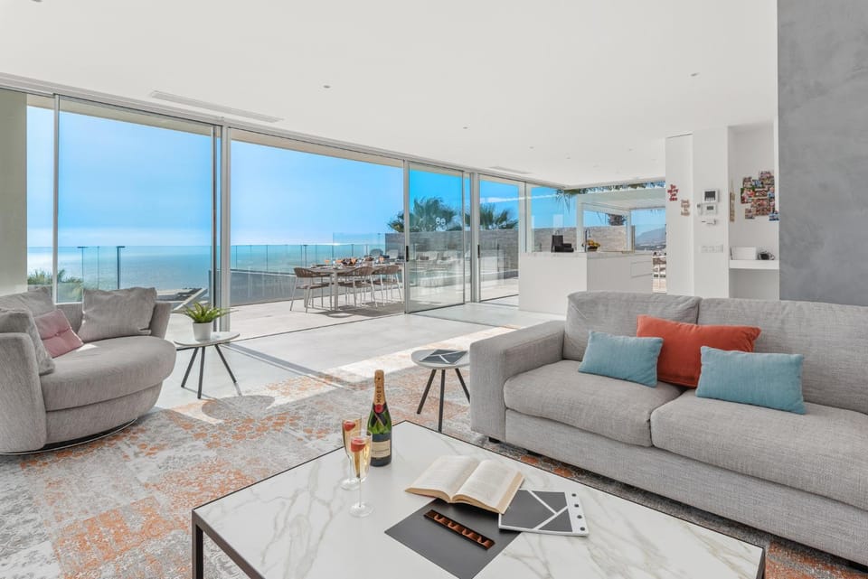 Communal lounge/ TV room, Living room