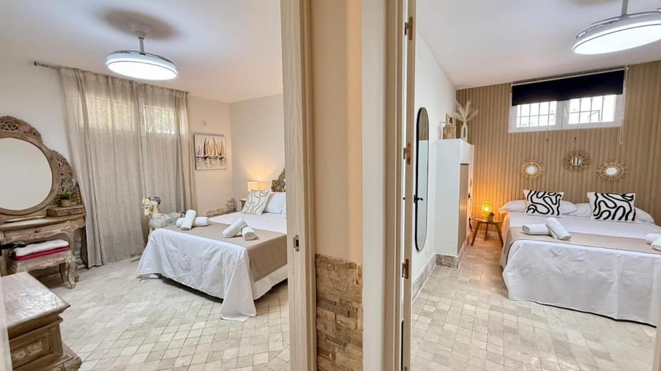 Bed, Guests, wardrobe