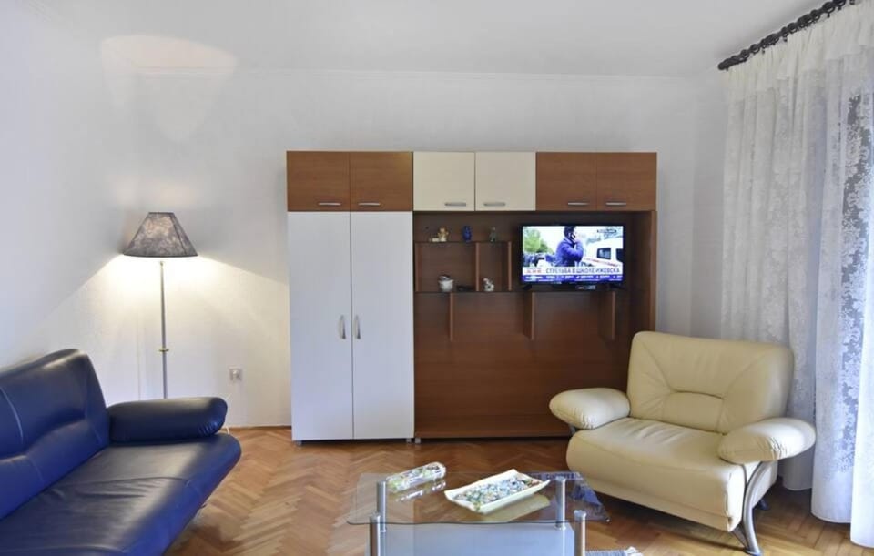 Communal lounge/ TV room, TV and multimedia, Living room