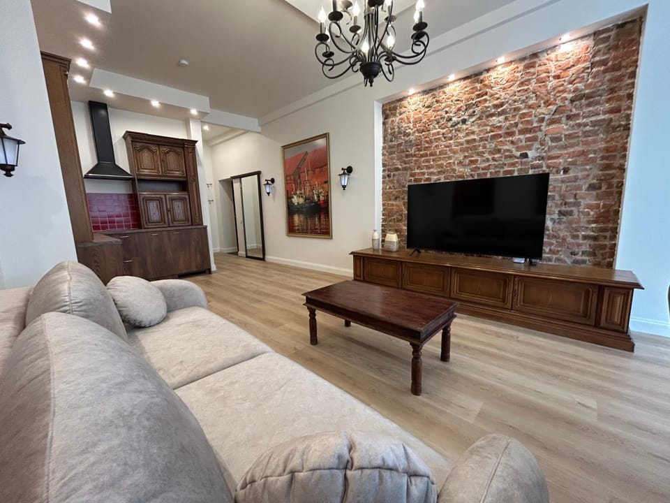 Communal lounge/ TV room, TV and multimedia, Living room, Seating area, Evening entertainment